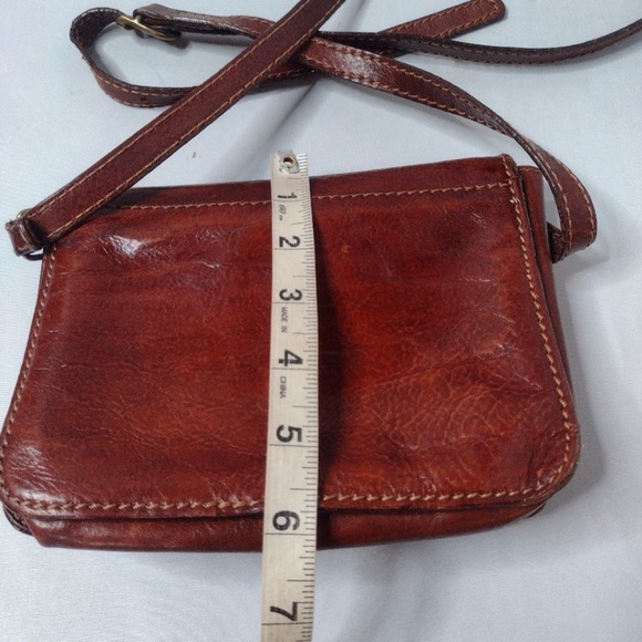 Made in Florence Leather Crossbody Bag - Picture 7 of 8